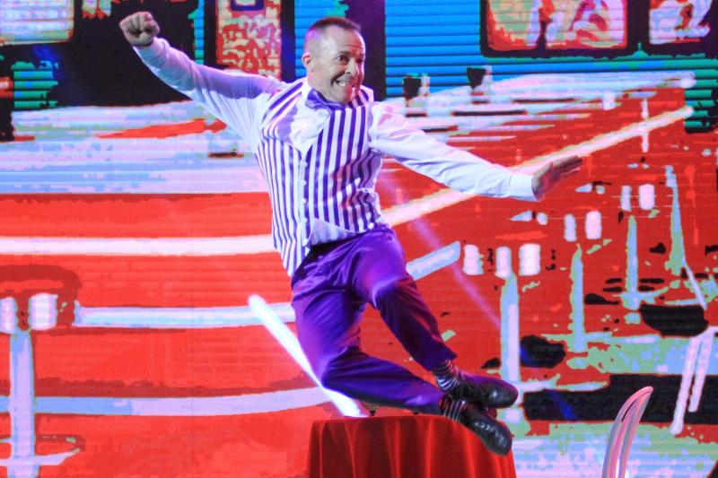 Claudio Moreno y Laura Vásquez sorprendieron al ritmo de un rock and roll