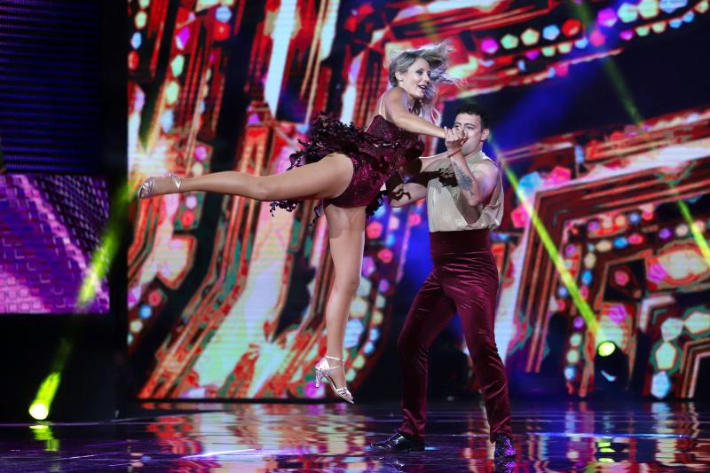 No logró convencer al jurado: Rocío Marengo bailó al ritmo de Oscar D'León