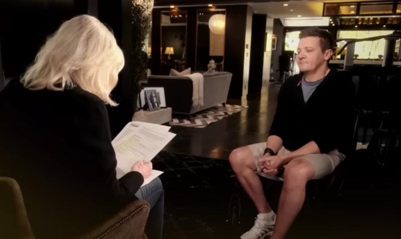 Diane Sawyer entrevistando a Jeremy Renner para ABC