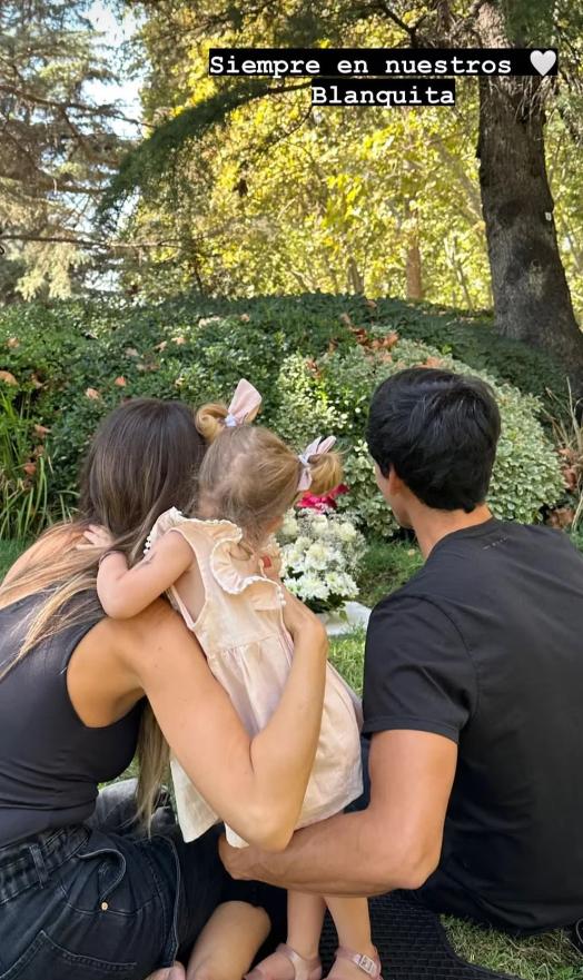 Pampita junto a Guillermo y Ana