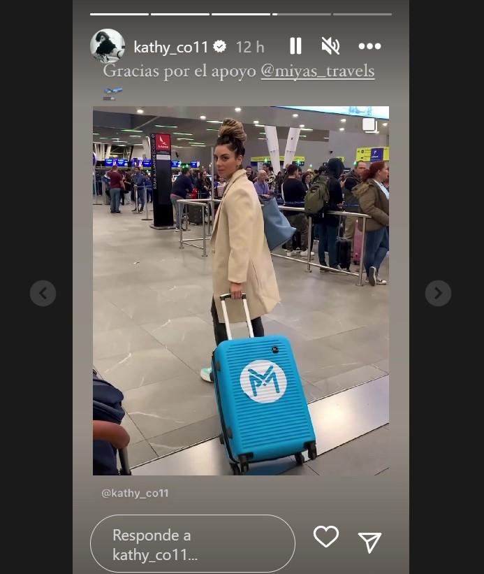 Kathy Contreras en el aeropuerto