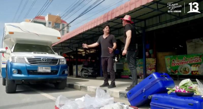 Jorge le muestra a Pancho el nuevo transporte