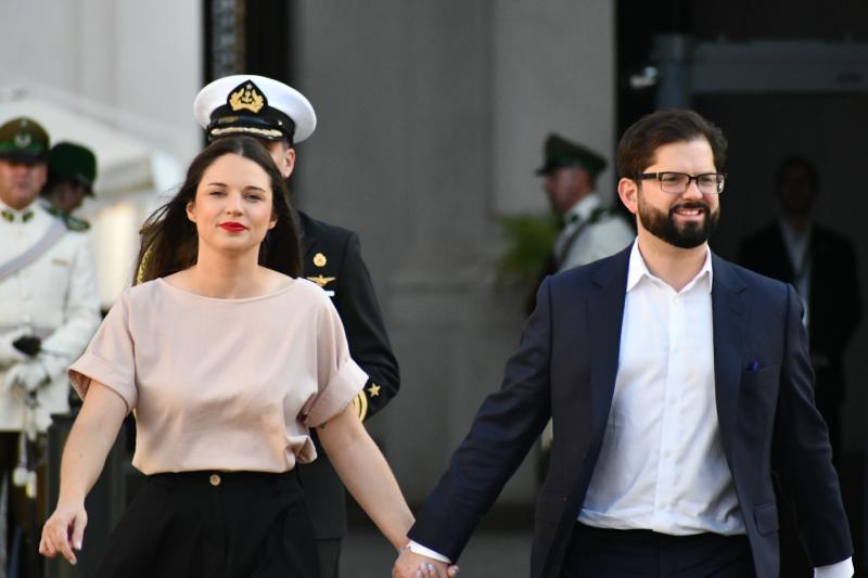 Irina Karamanos y Gabriel Boric