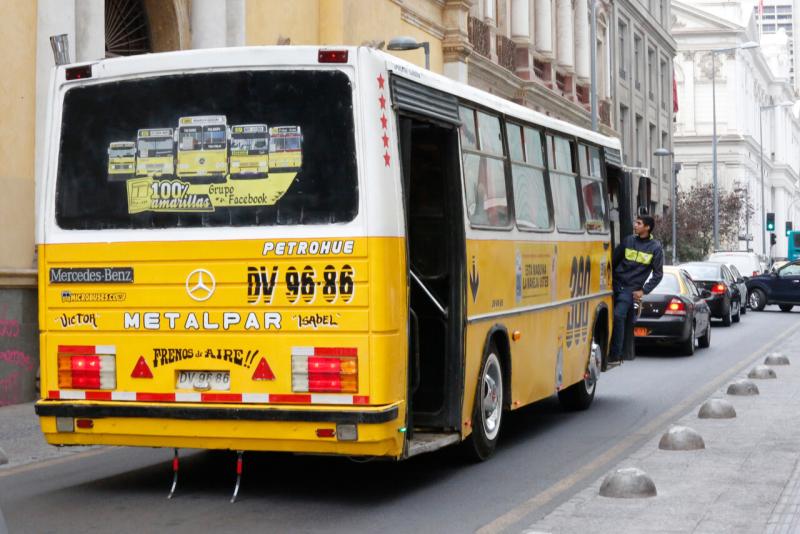 MICROS AMARILLAS EN LA CALLE