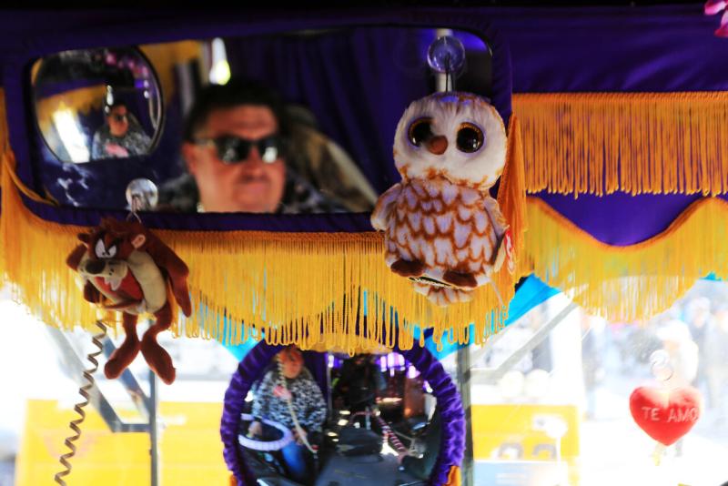 INTERIOR MICRO AMARILLA