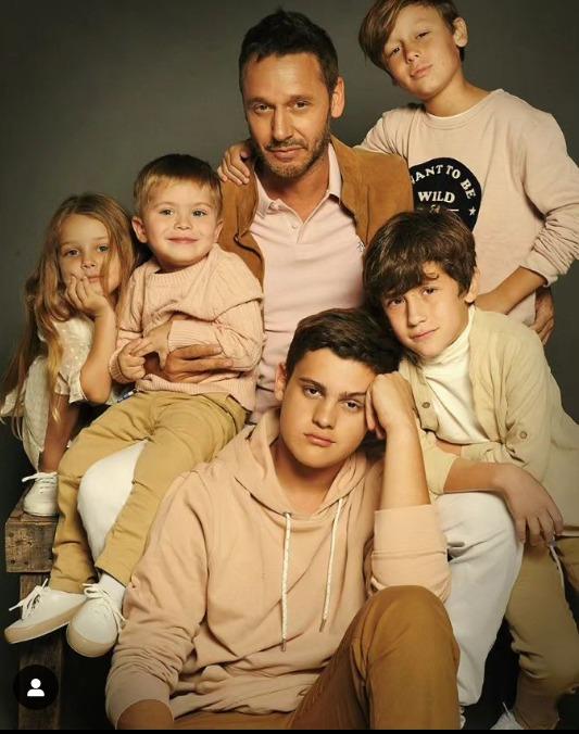 Benjamín Vicuña y sus hijos