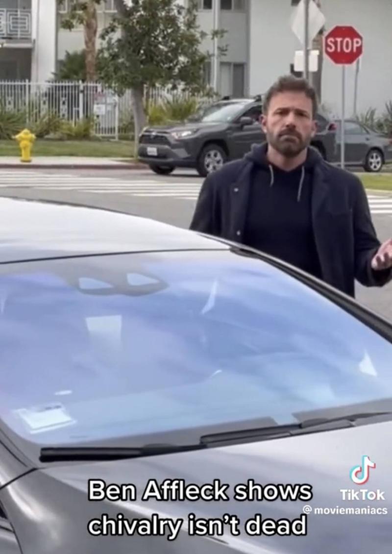 Ben Affleck es captado dándole un portazo a Jennifer López