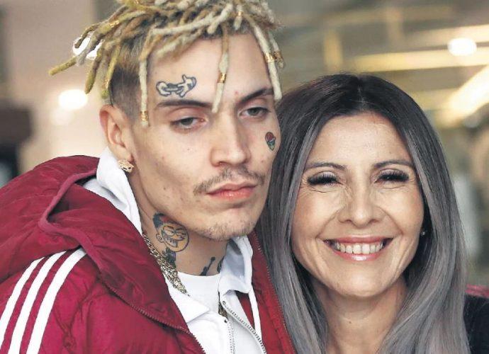 Marcianeke y su mamá