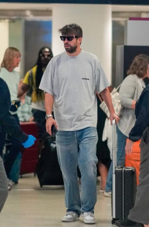Piqué en Miami visitando a sus hijos