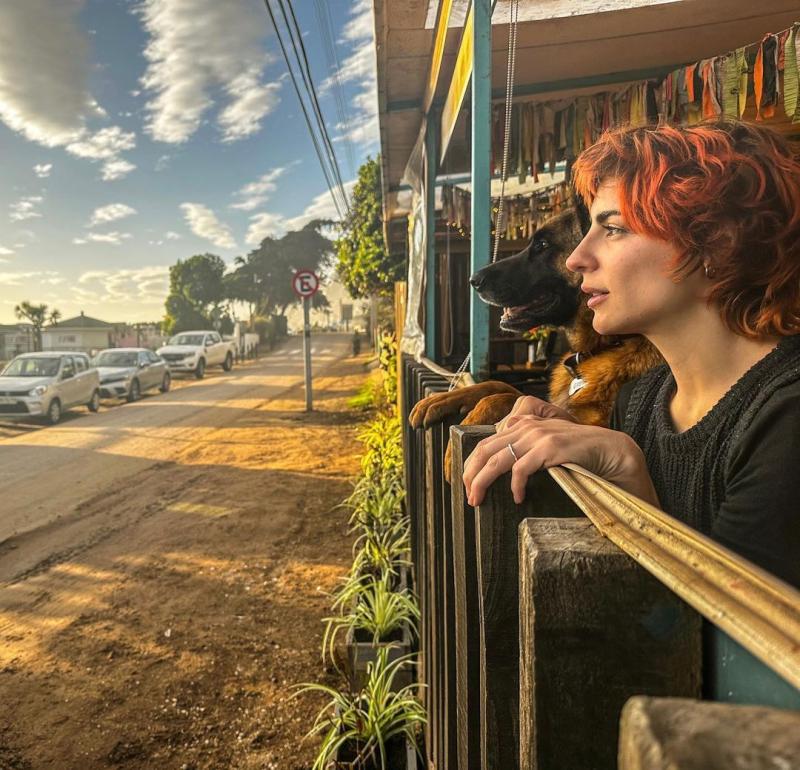 Carmen Zabala fue retratada por su pololo y colega