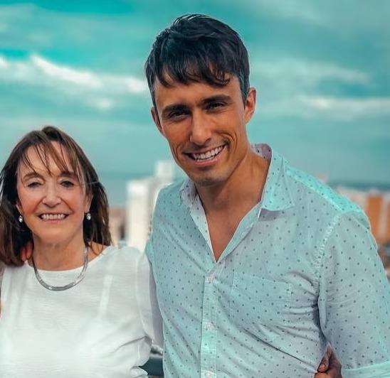 Roberto Cox y su mamá