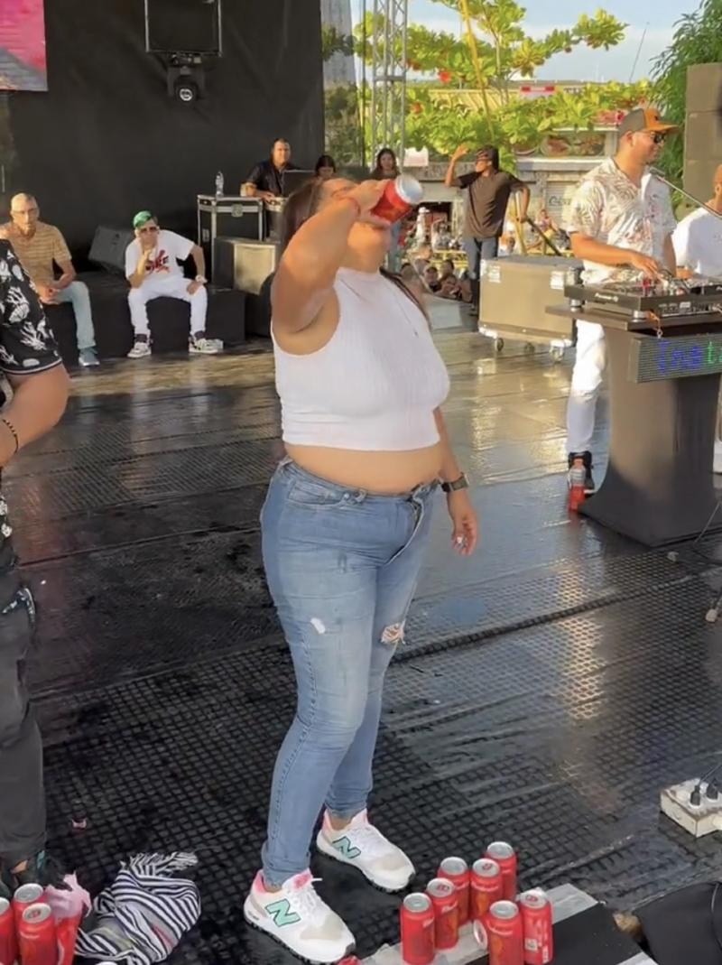 Joven se desmayó tras participar de concurso de cervezas en Colombia