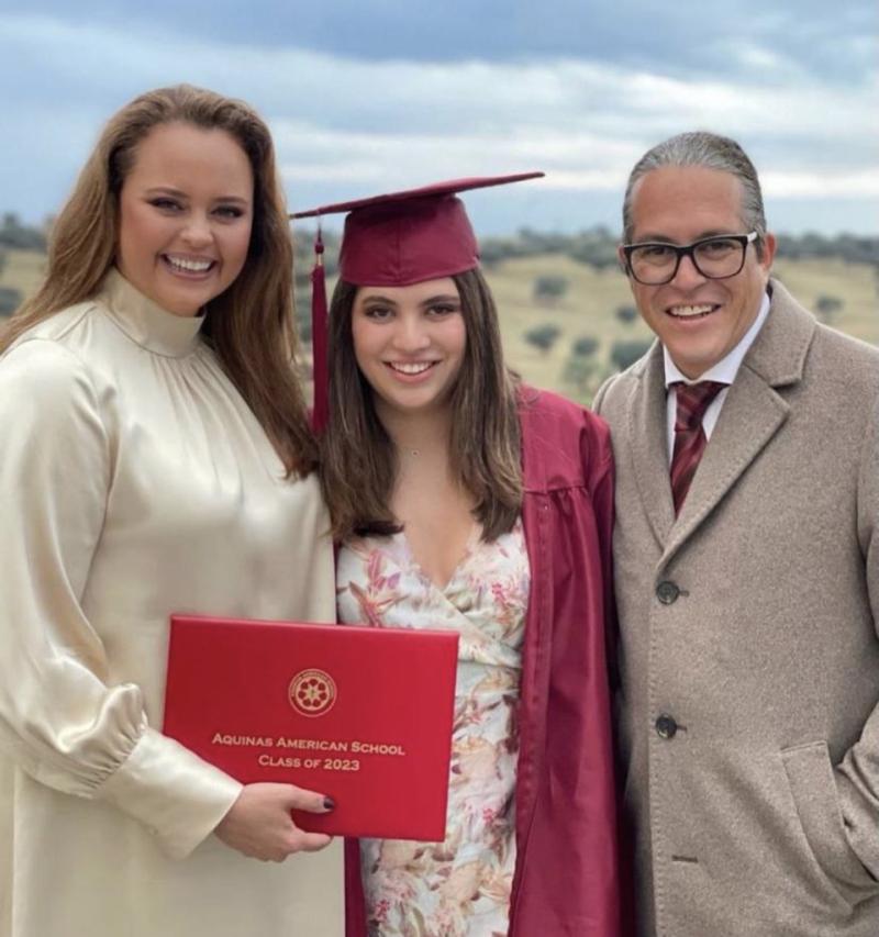 Shaila Dúrcal celebró importante logro académico de su hijastra