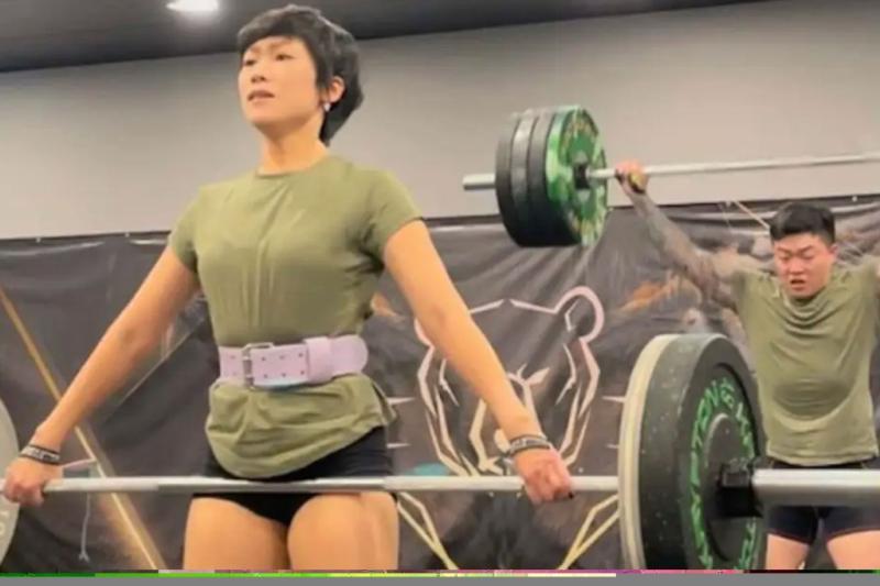 MianBaobao announced three years ago that she was diagnosed with late-stage pancreatic cancer and began sharing videos of herself working out along with her routine "cancer treatment sessions."