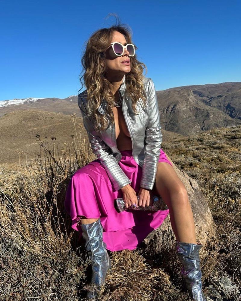 Alejandra Fosalba desafía la censura con osado topless