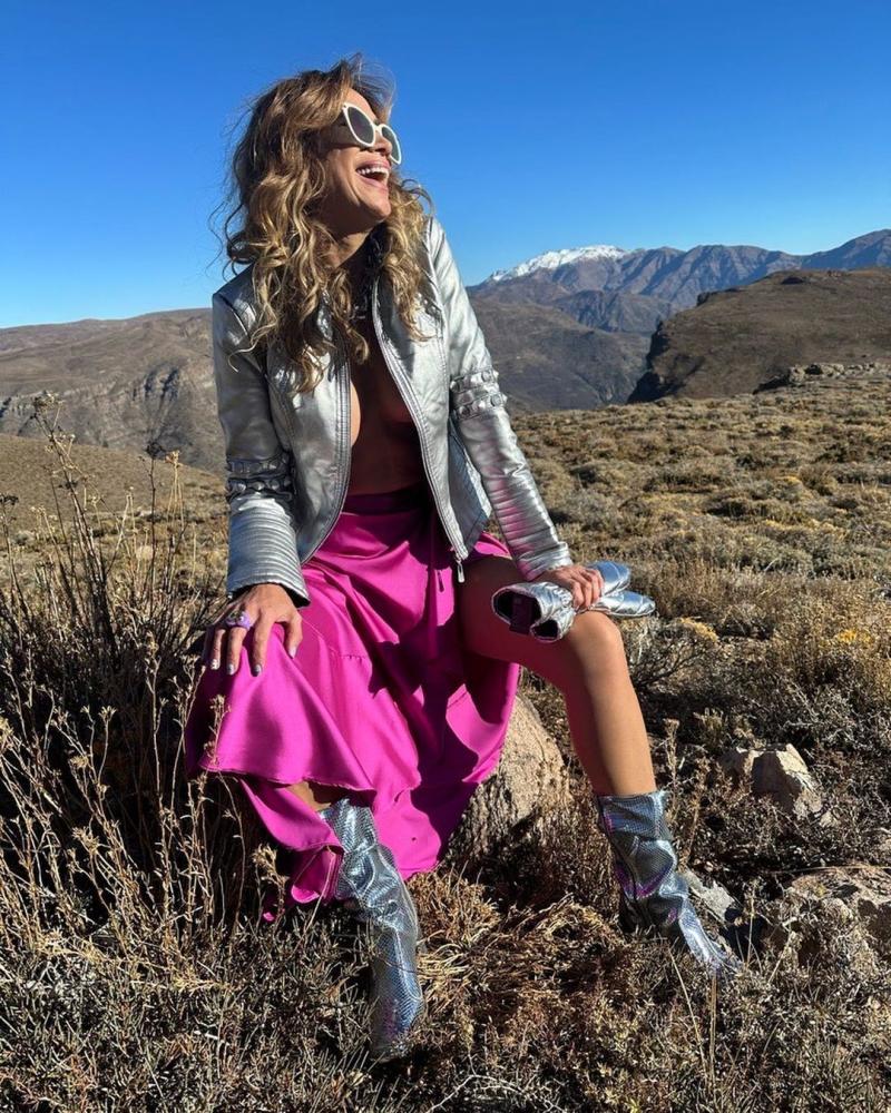 Alejandra Fosalba desafía la censura con osado topless