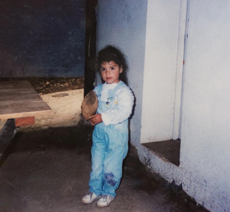 Kathy Contreras recupera foto de su infancia gracias a la inteligencia artificial