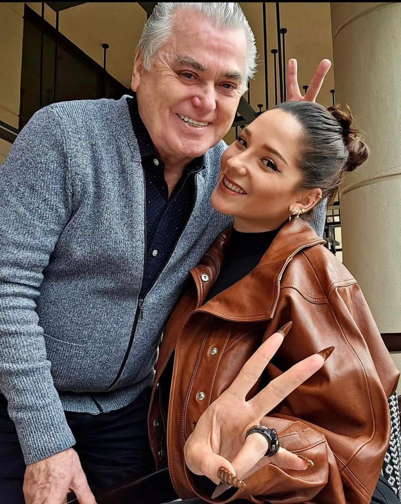 Kel Calderón celebró con todo el Día del Padre