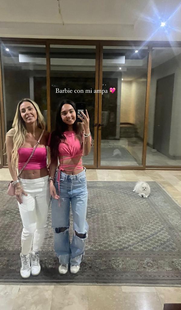 Macarena Ramis deslumbró a lo Barbie junto a su hija menor