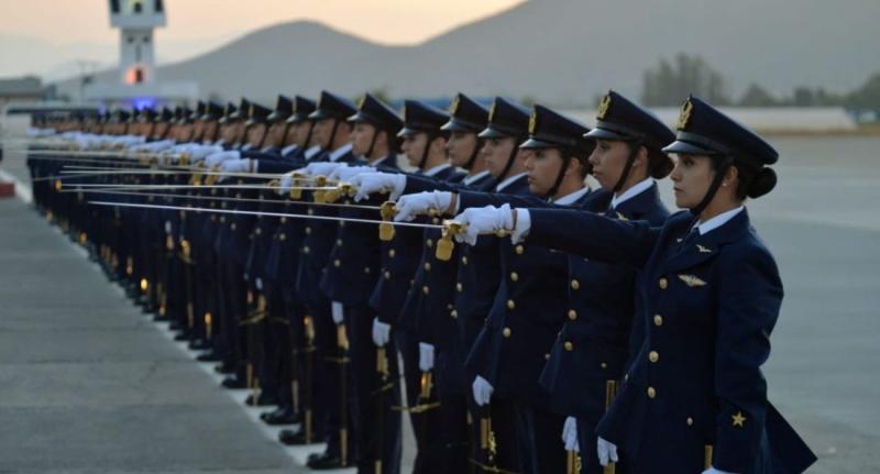 Requisitos y sueldos que ofrece la FACh según el grado