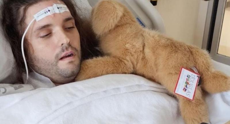 Hombre sufrió la amputación de sus manos y parte de sus pies por una pulga