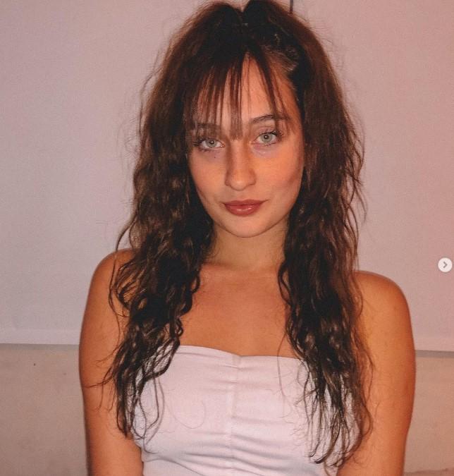 Francisca Maira a los 20 años (@franmaira___)