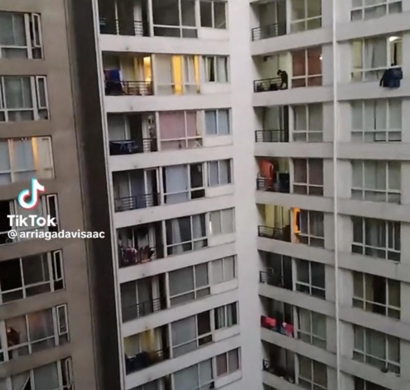 Vecino de Estación Central se queja de los ruidos por música en edificio