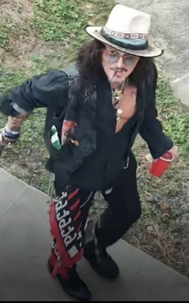 Filtran imágenes de Johnny Depp minutos antes de ser encontrado desmayado en un hotel