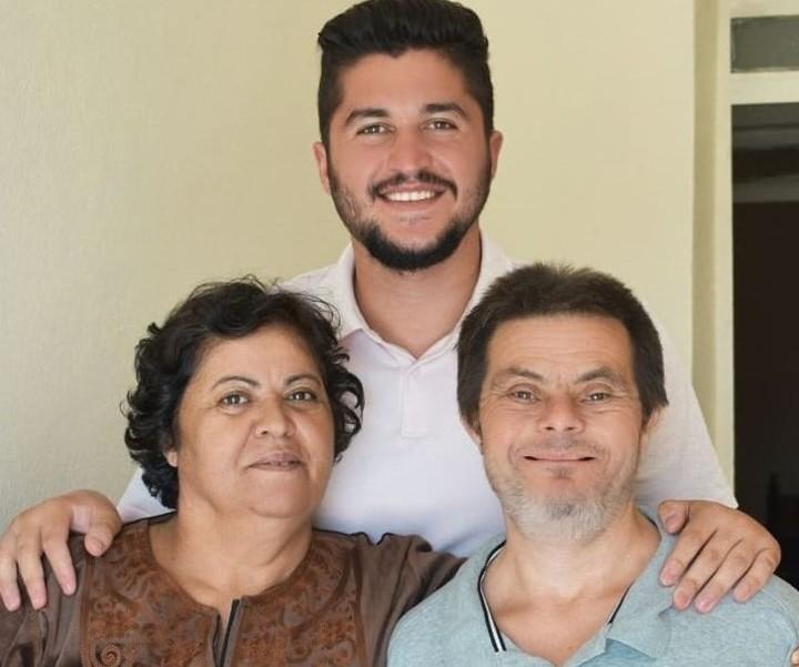 Sader Issa y sus padres