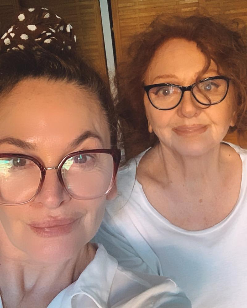 Catalina Guerra y Gloria Münchemeyer, su madre