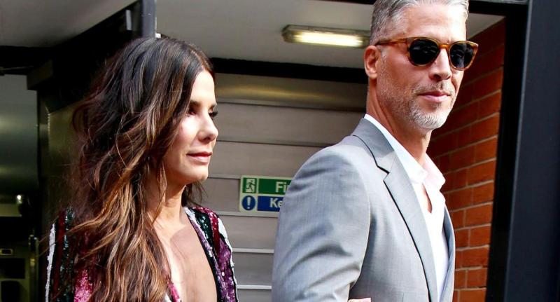 Confirman el fallecimiento de la pareja de Sandra Bullock, a los 57 años