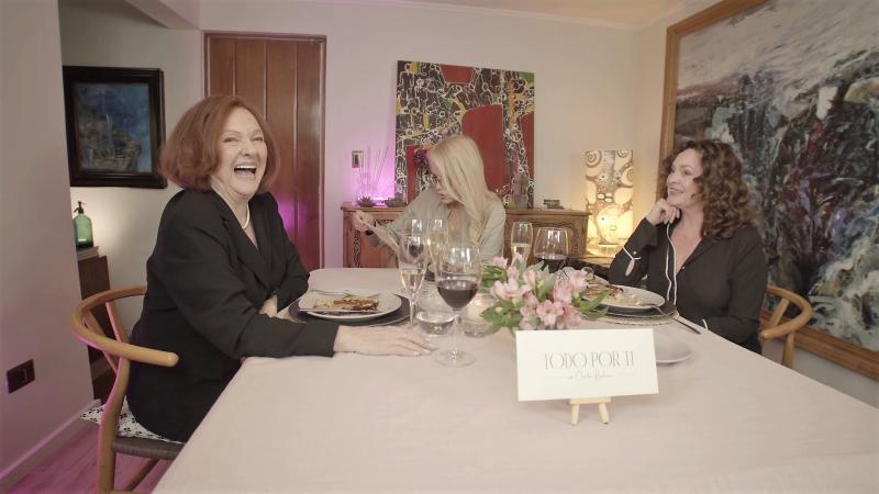 Catalina Guerra y Gloria Münchmeyer asistieron al programa "Todo por ti"