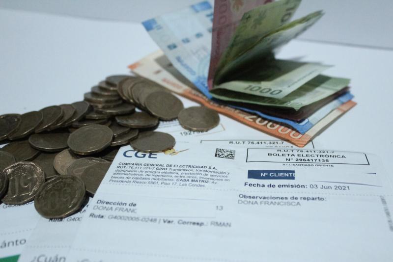 Se viene un alza en las cuentas de luz - Agencia Uno