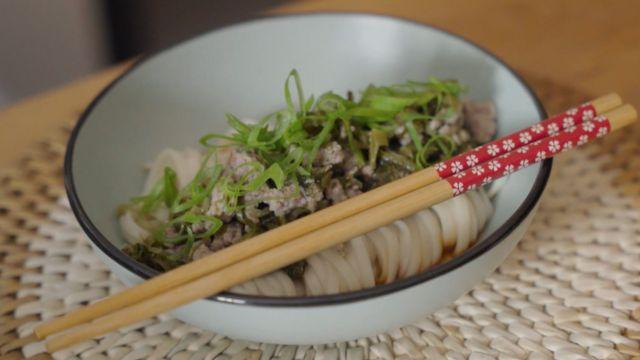 Dan dan noodles de Sichuan.