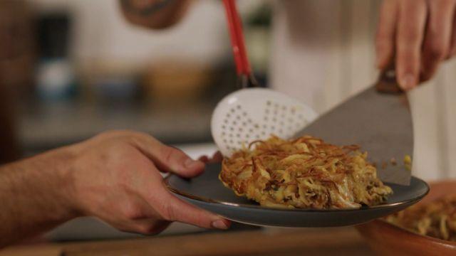 Cochayuyos Cornelia con papas gratinadas.