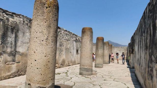 Mitla, una zona arqueológica que se conoce como “el lugar de los muertos”.