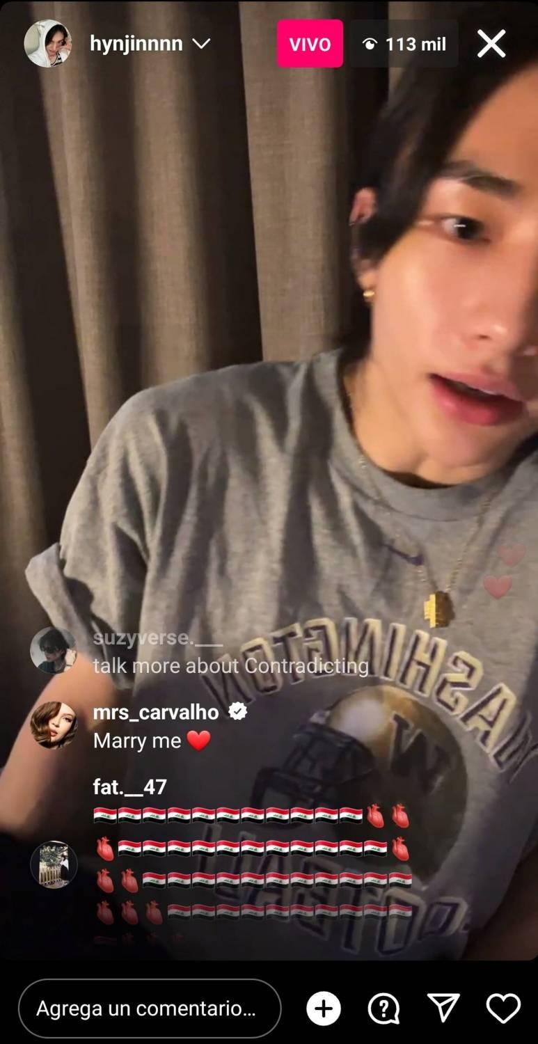 Comentario de Michelle Carvalho a Hyunjin