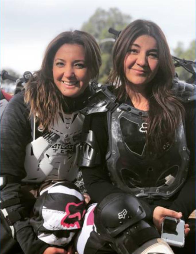 Priscilla Vargas y su hermana