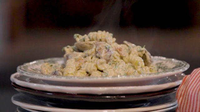 Carlo von Mühlenbrock preparó pasta con vegetales al horno y crema vegetal.