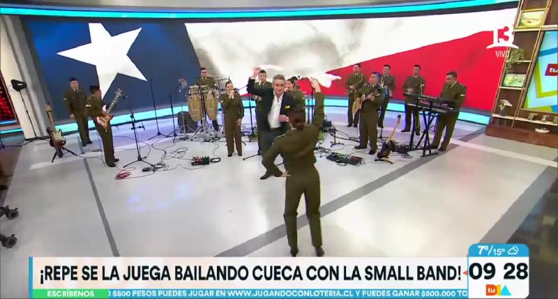 Repenning se la jugó bailando cueca con la Small Band de Carabineros