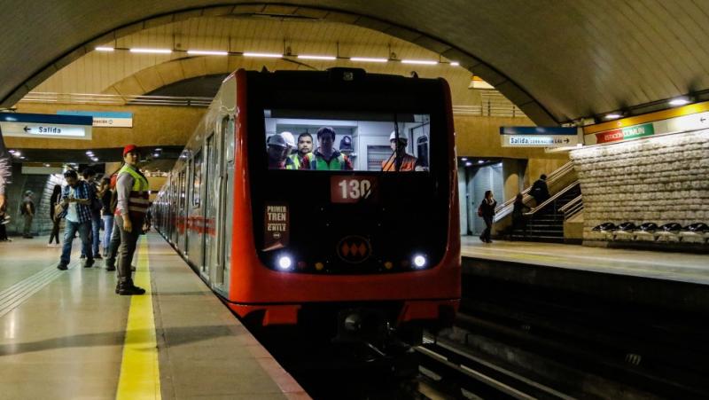 Metro de Santiago: Estas son las estaciones que extienden su horario este fin de semana