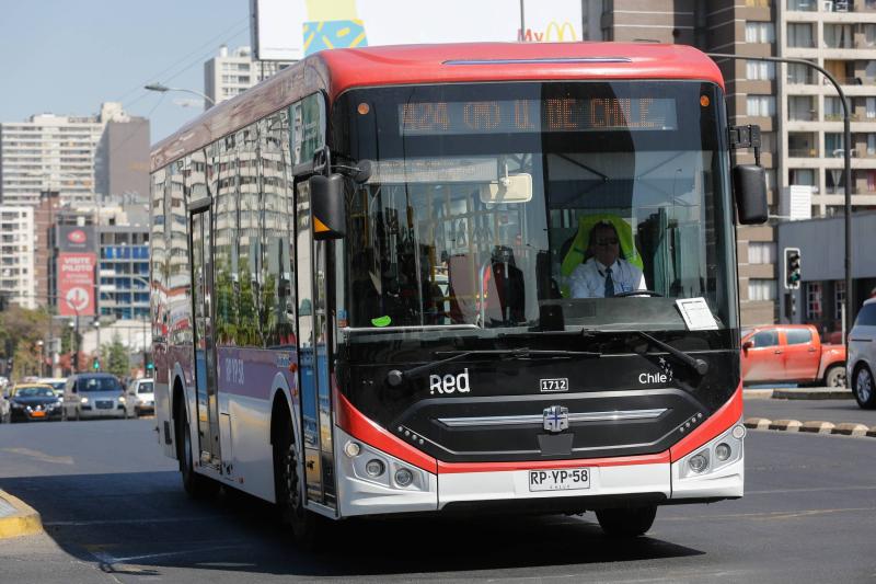 Conoce cómo funcionará el transporte público en Santiago este fin de semana