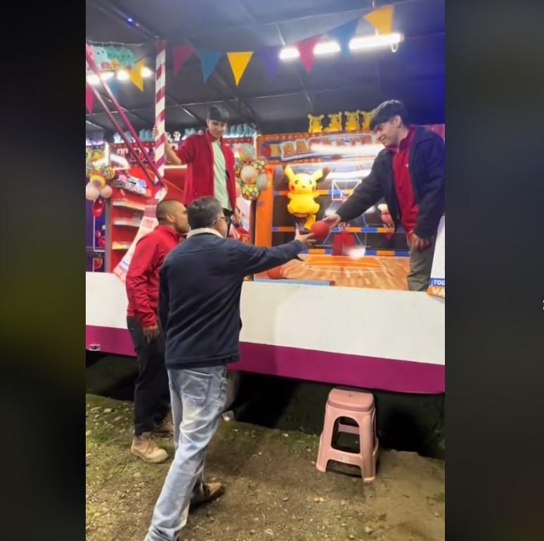 “Está chato, quiere que me vaya”: Lo expulsan por ganar muchos premios en estas Fiestas Patrias