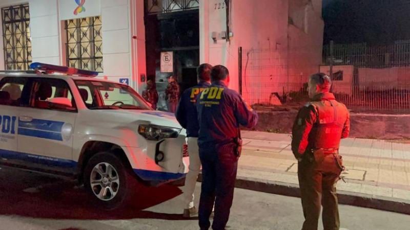 Parricidio en Lo Espejo: Hombre apuñaló a su hermano. T13