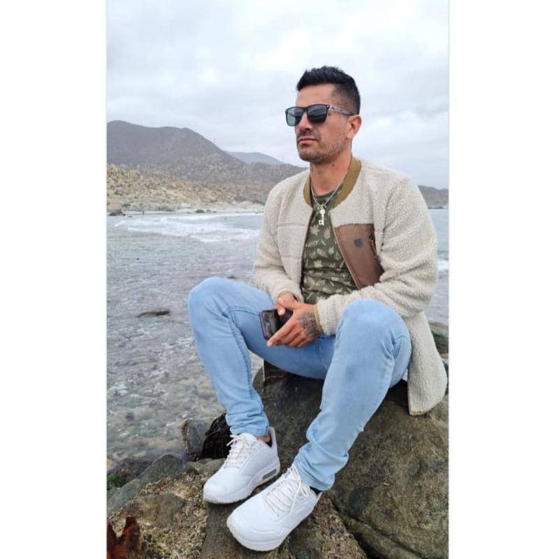 Kike Acuña reconoció varios tratamientos en su rostro