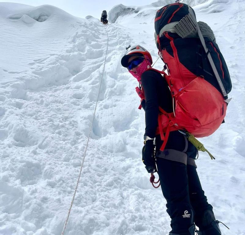 Chilena logra subir importante cima del Himalaya