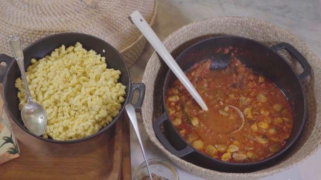 Spätzle con ragout de vegetales.