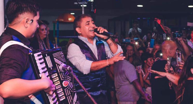 Huguito Flores pierde la vida en trágico accidente automovilístico