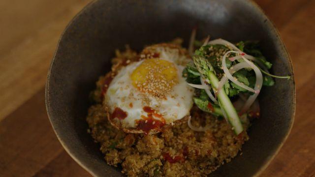 Arroz frito con coliflor que preparó Matías Arteaga.