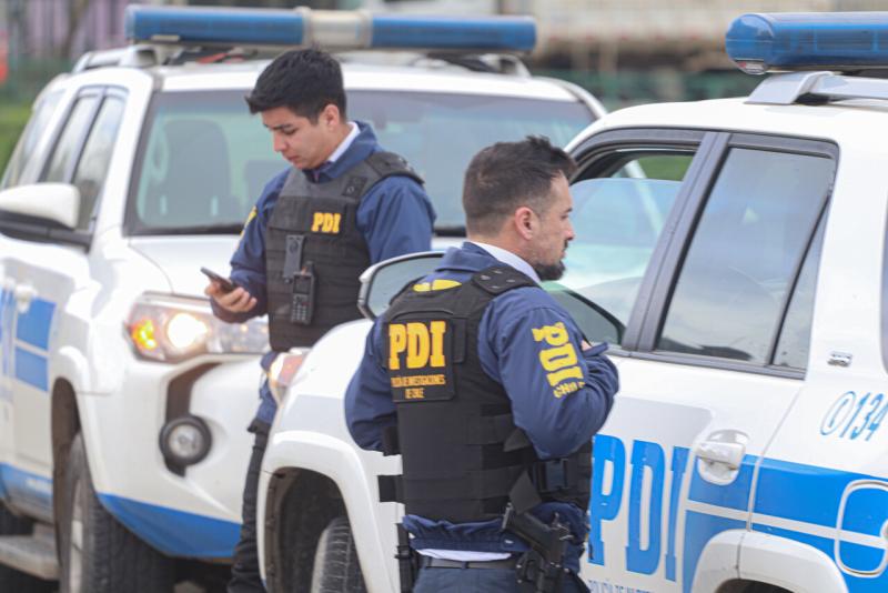 Mujer asesinó a su expareja y lo dejó desangrándose en la calle - Agencia Uno